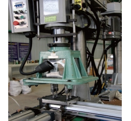 动力头式油压自动进刀钻头